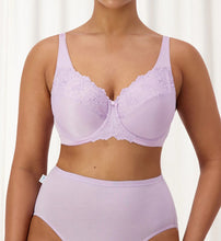 Load image into Gallery viewer, Triumph Embroidered Minimiser Underwire Bra - 2 bra pack