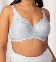 Load image into Gallery viewer, Triumph Embroidered Minimiser Underwire Bra - 2 bra pack