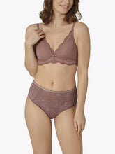 Load image into Gallery viewer, Triumph Amourette Charm p