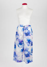 Load image into Gallery viewer, Carmen Kirstein Pyjama Shirt and Capri Pants