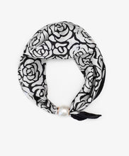 Load image into Gallery viewer, Antler Pearl Fasten Neck Tie