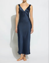Load image into Gallery viewer, GINIA 100% Silk Gown/Slip/Nightdress GBS405