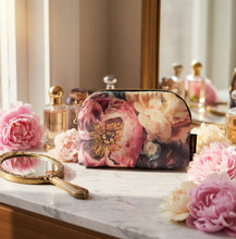 Load image into Gallery viewer, Helen Bankers small zip bag