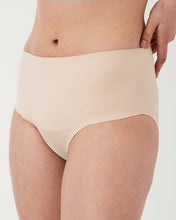 Load image into Gallery viewer, SPANXsupersmooth™ Undie-tectable®
Brief SP0215