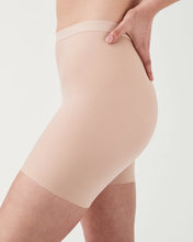 Load image into Gallery viewer, SPANXshape™ Invisible
Girlshort 10252R