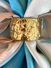 Load image into Gallery viewer, The Dark Hampton Scarf Ring Gold