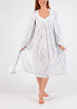 Load image into Gallery viewer, Arabella Robes One Size