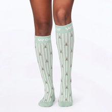 Load image into Gallery viewer, Dr. Woof Bamboo Compression Travel Socks