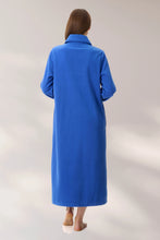 Load image into Gallery viewer, Givoni button robe 5GB74