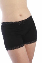 Load image into Gallery viewer, Merino boxer with lace trim ns356